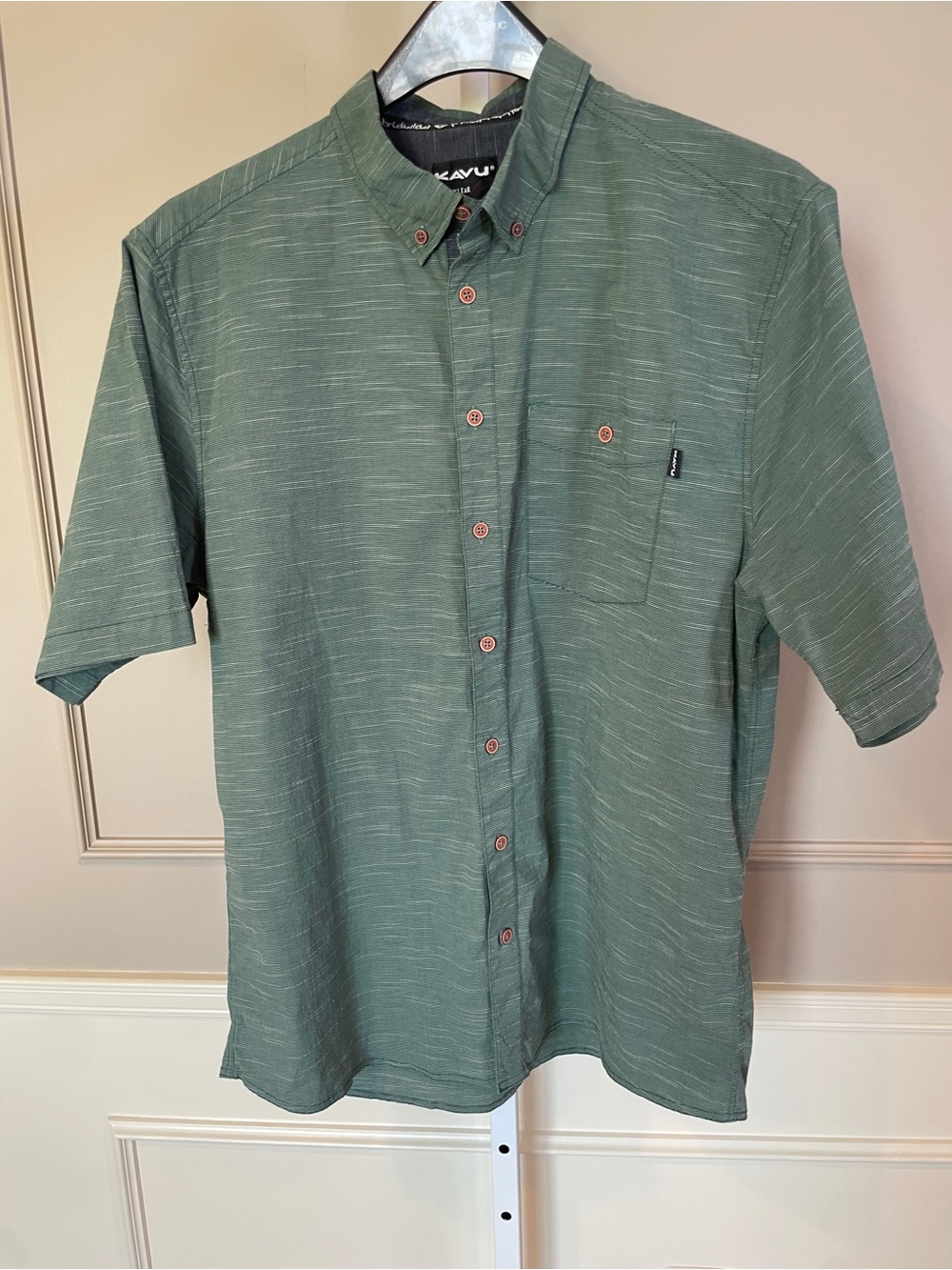 Kavu Men's XL Button Down Short Sleeve Camp Shirt Green Textured Like New